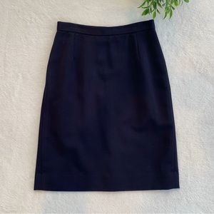 Vintage Albert Nipon navy blue wool pencil skirt.  Size 4p.